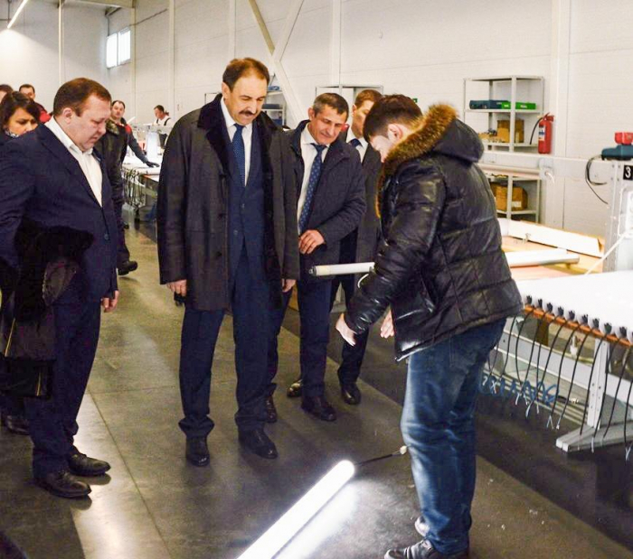 Премьер-министру показали новый производственный цех завода «ФЕРЕКС»