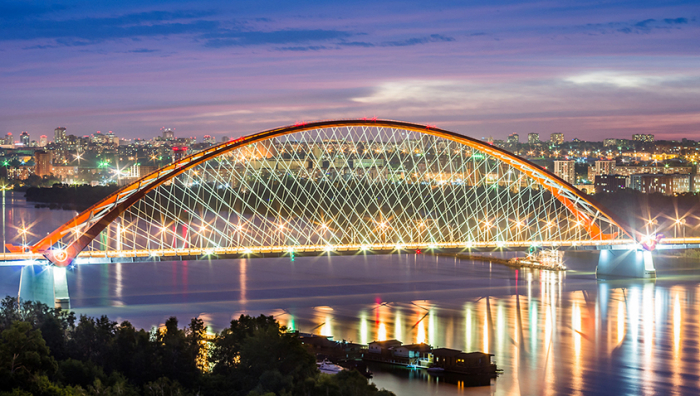 Уникальную арку Бугринского моста подсветили светодиодными прожекторами «ФЕРЕКС»